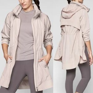 ATHLETA ‘Drip Drop Jacket’ Stowaway Hood *Rain and Travel Friendly*